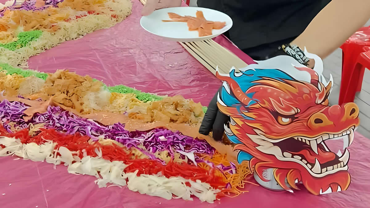 Experienced Caterer Preparing Yee Sang for CNY Catering Event