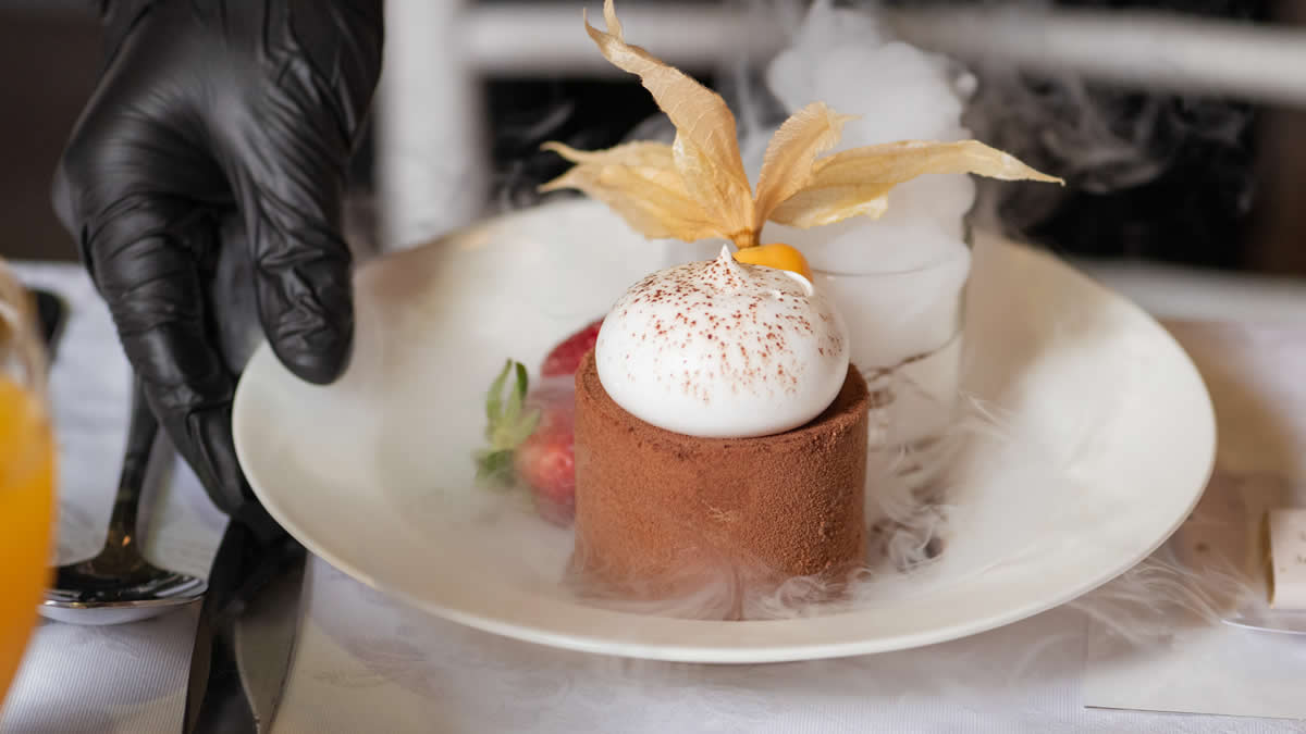 Elegant Chocolate Mousse For Western Catering Menu
